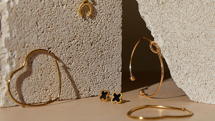 The Black And Gold Edition Get the luxe look with The Black and Gold Edition, featuring gold-plated jewellery, black leather handbags and more timeless accessories.