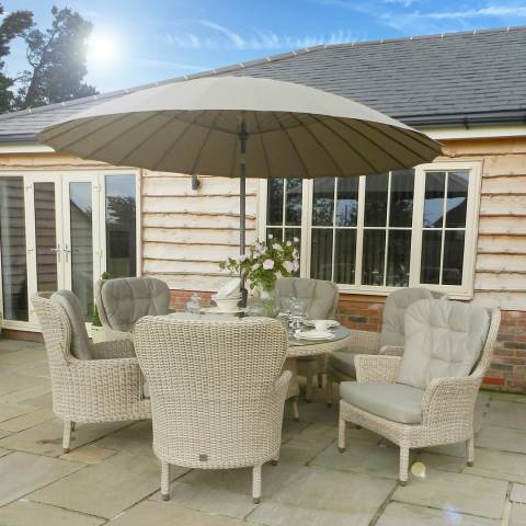 4 Seasons Buckingham 6 seat dining with Parasol and Base