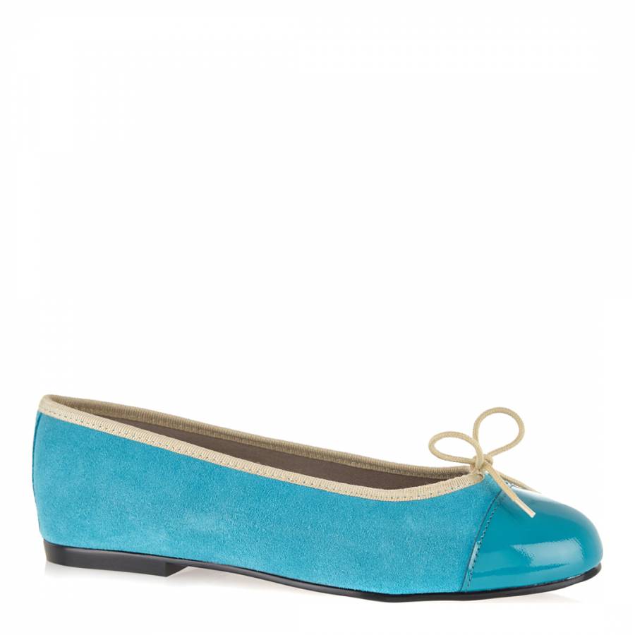 flats with turquoise soles