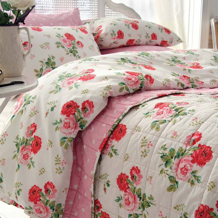 White Antique Rose Bouquet Bedspread 
