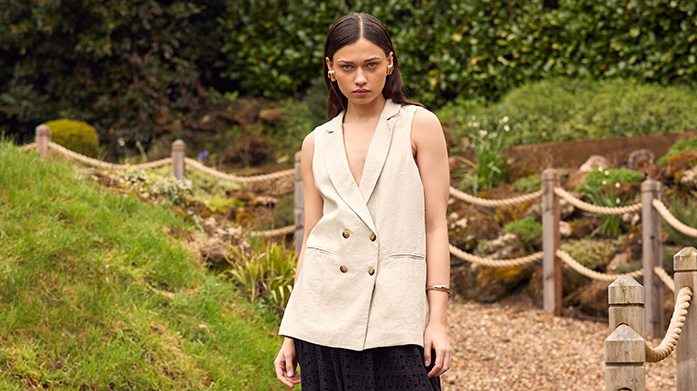 No.Eleven Summer Capsule With up to 60% off sarongs, linen shirts, wide-leg trousers and beach bags, there's no better time to shop your summer wardrobe.