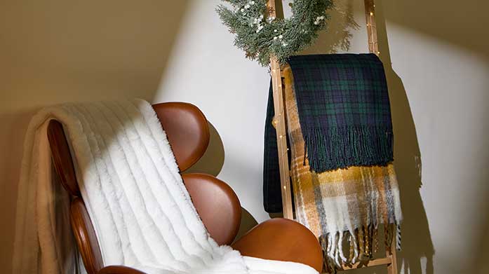 Snuggle Up: Heated, Faux Fur & Fleece Throws