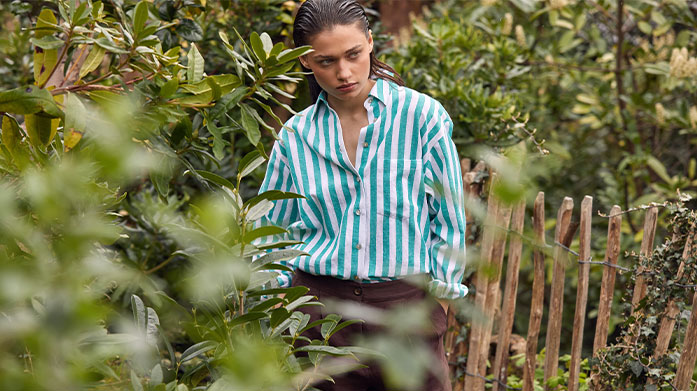 No.Eleven: The Linen Edit No other texture evokes that spring/summer aesthetic better than linen. Discover luxuriously lightweight dresses, classic shirts, chic blouses and wide-leg trousers from No. Eleven.