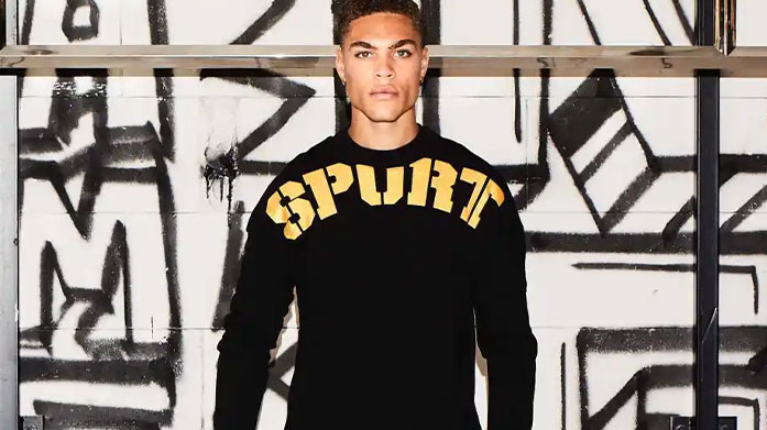 Philipp Plein Menswear Discover the latest trends in men’s fashion and style with premium sportswear from Philipp Plein. Renowned for its unapologetic flamboyance and bold statements. From polo shirts to cotton joggers and sweatshirts, refresh your laid-back wardrobe today. 