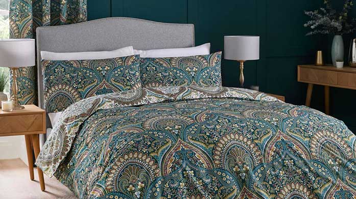 Trendy Bedding Shop paisley, floral, striped and spotty bedding in crisp, premium cotton.