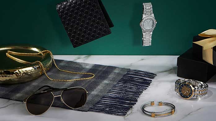 Best Of Men's Accessories Consider this your ultimate one-stop-shop for men's designer accessories from HUGO BOSS, Marc Jacobs, GANT, Tom Ford, Tommy Hilfiger and more.