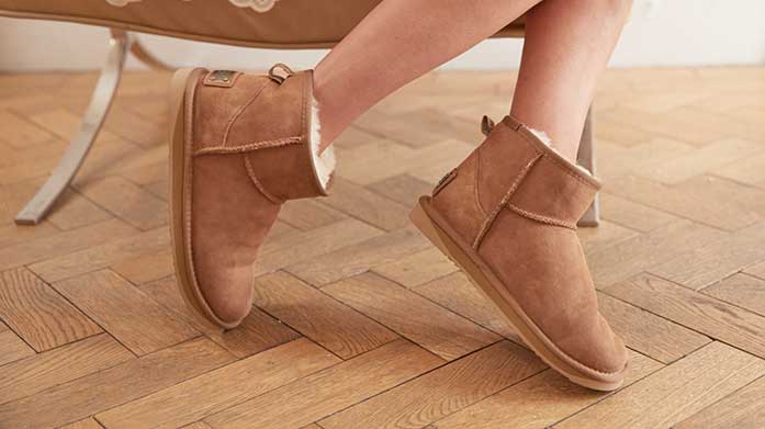 Australia Luxe! Women's Footwear Give your feet the cosy treatment with Australia Luxe Collective's suede & shearling slippers.