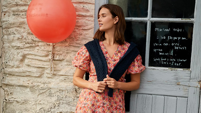 Crew Clothing Womenswear It's time for a wardrobe refresh - enhance your everyday style with our range of lifestyle clothing from Crew Clothing. From day dresses chic blouses and flattering skirts.